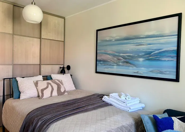 Stella\'S Kappeli Apartment - Near Tallinn Bus Station And Airport - Near Bus Tram Stops - Free Parking, Wifi And Netflix - New Renovation