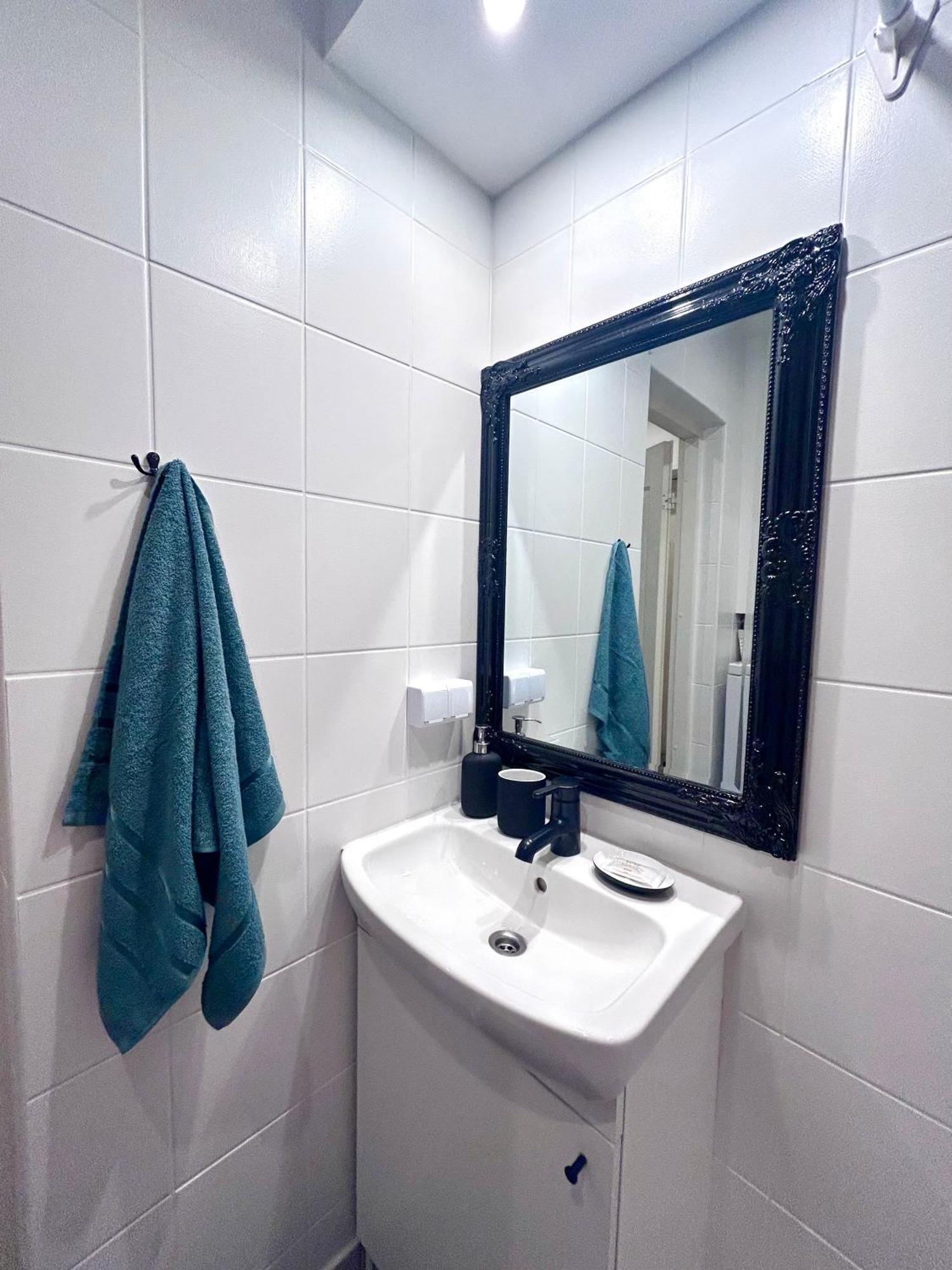 Stella's Kappeli - Near Bus Station And Airport - Near Bus Tram Stops - Free Parking, Wifi And Netflix - New Renovation Апартамент Талин