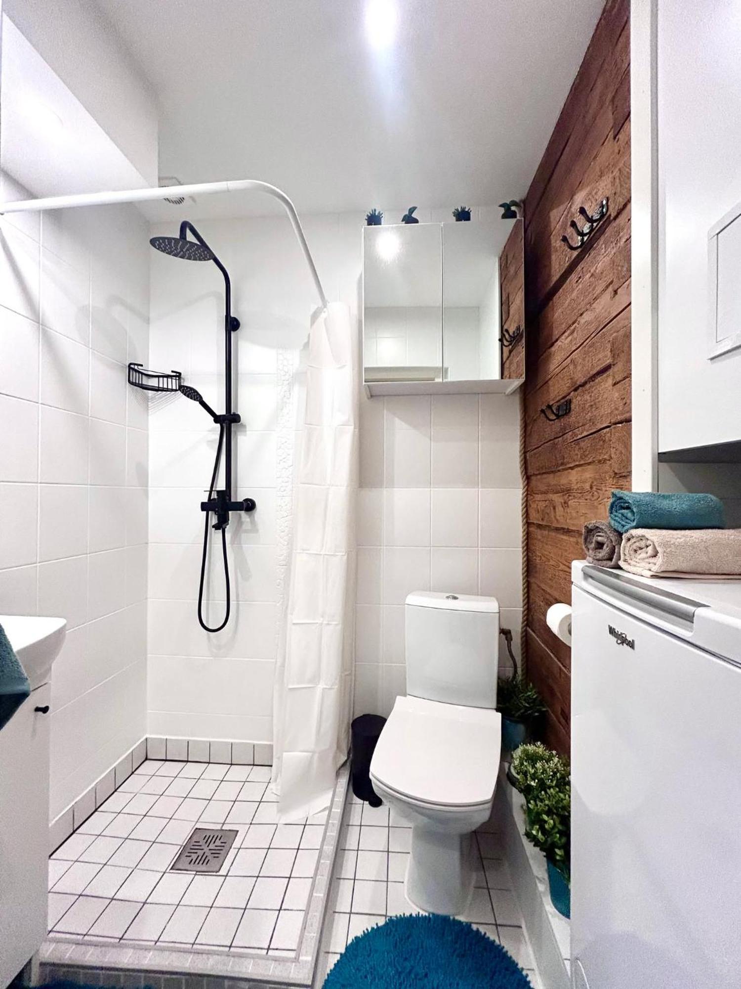 Апартамент Stella's Kappeli - Near Bus Station And Airport - Near Bus Tram Stops - Free Parking, Wifi And Netflix - New Renovation