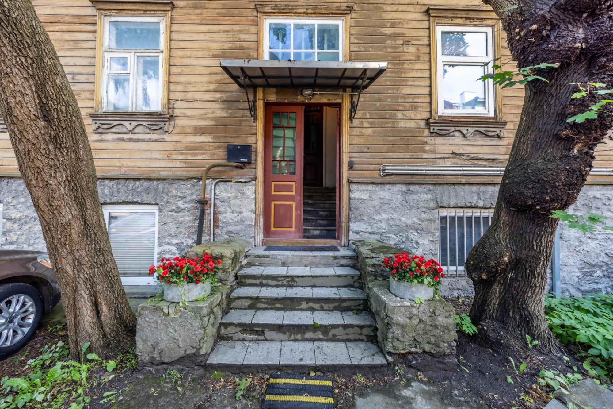 Апартамент Stella's Kappeli - Near Bus Station And Airport - Near Bus Tram Stops - Free Parking, Wifi And Netflix - New Renovation *